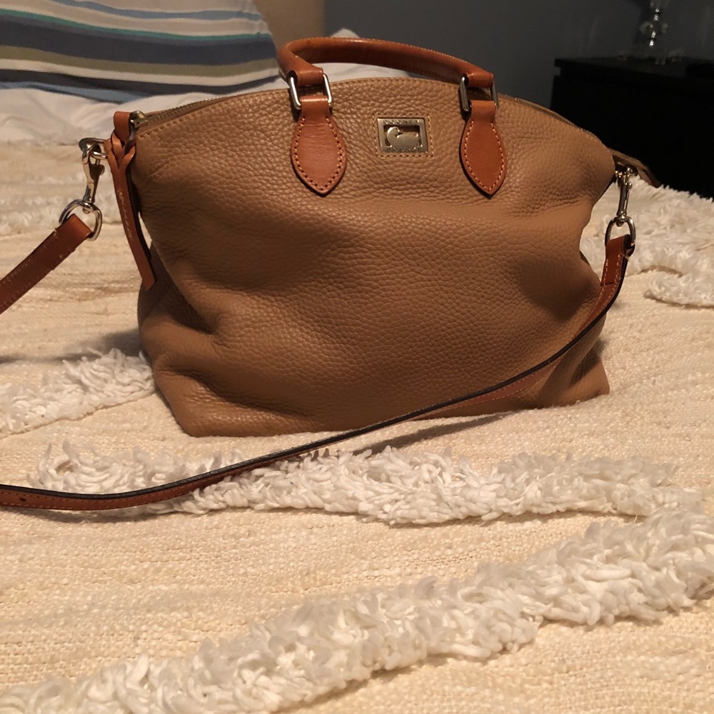 Dooney and Bourke tan purse
